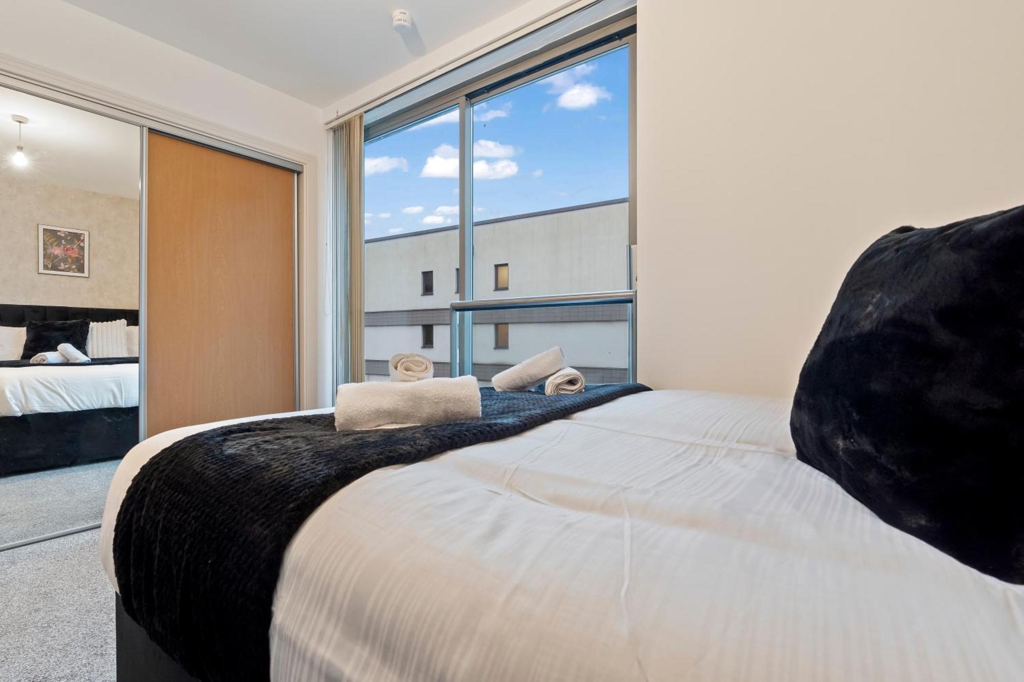 Cave Dunes 2 Bed 2 Bath Netflix & Freepark Birmingham