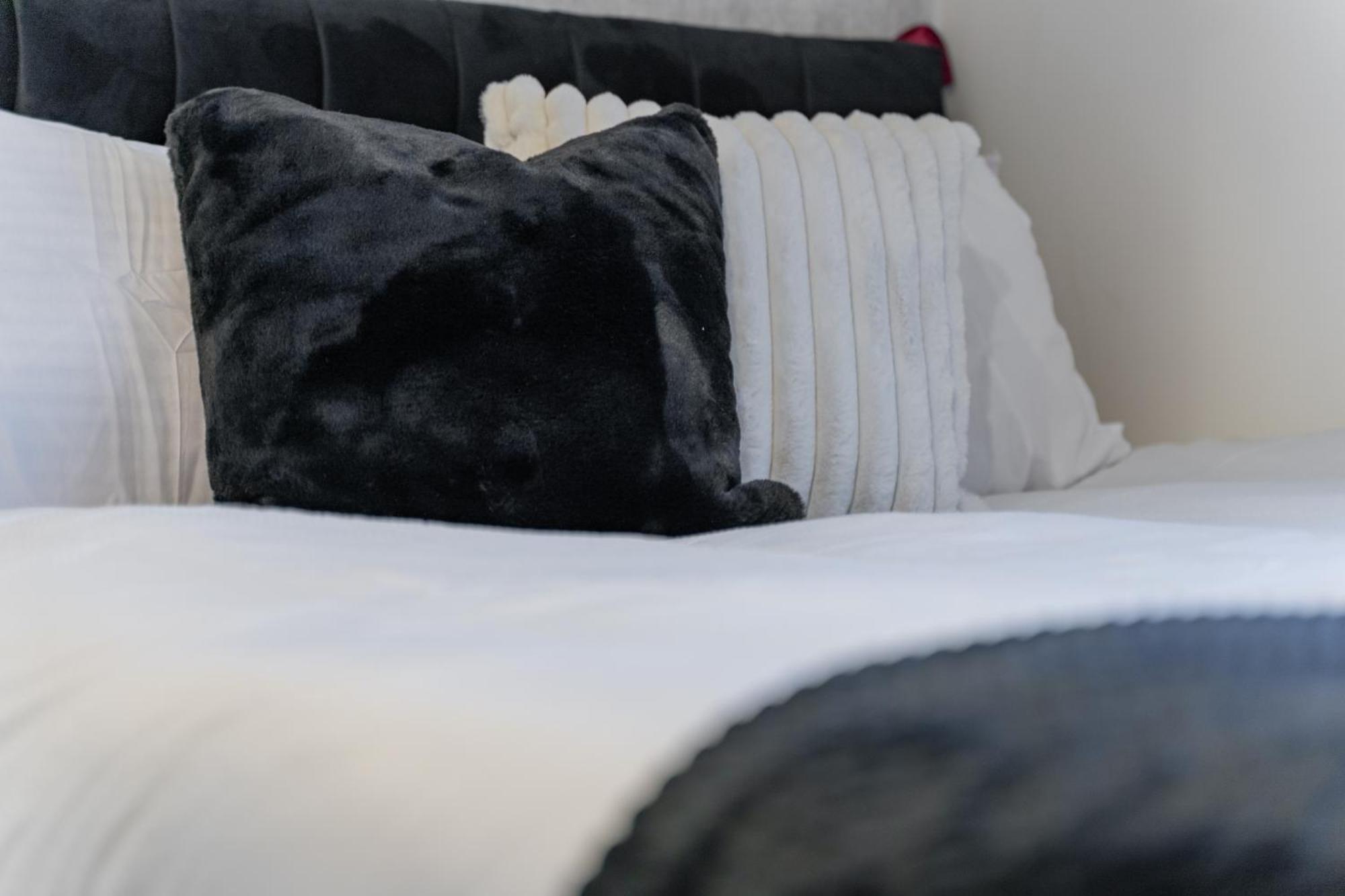 Cave Dunes 2 Bed 2 Bath Netflix & Freepark Birmingham