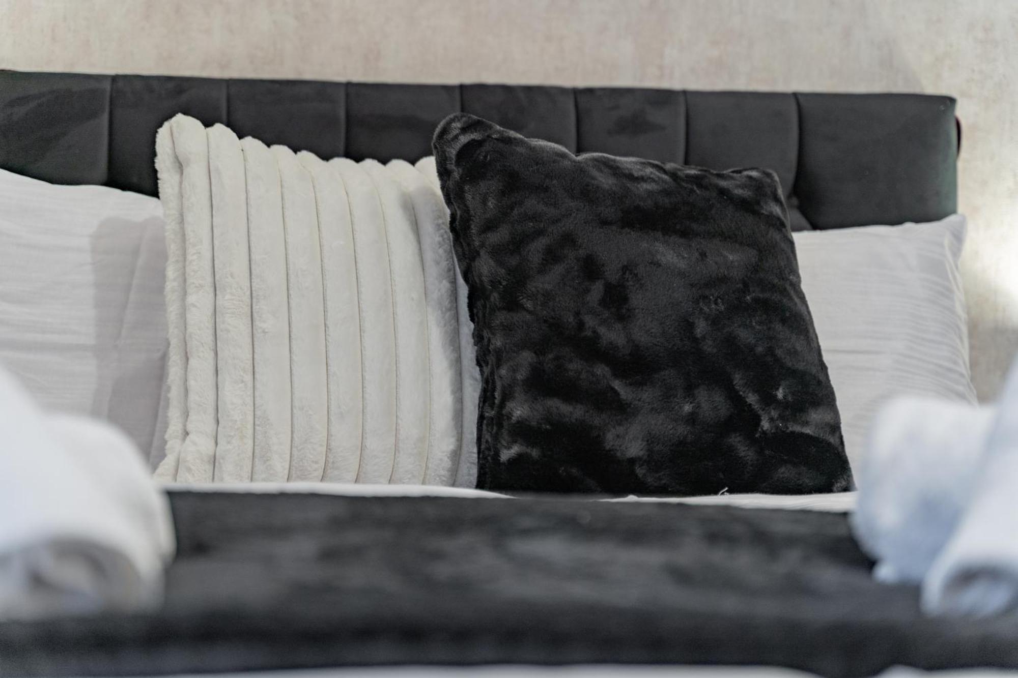 Cave Dunes 2 Bed 2 Bath Netflix & Freepark