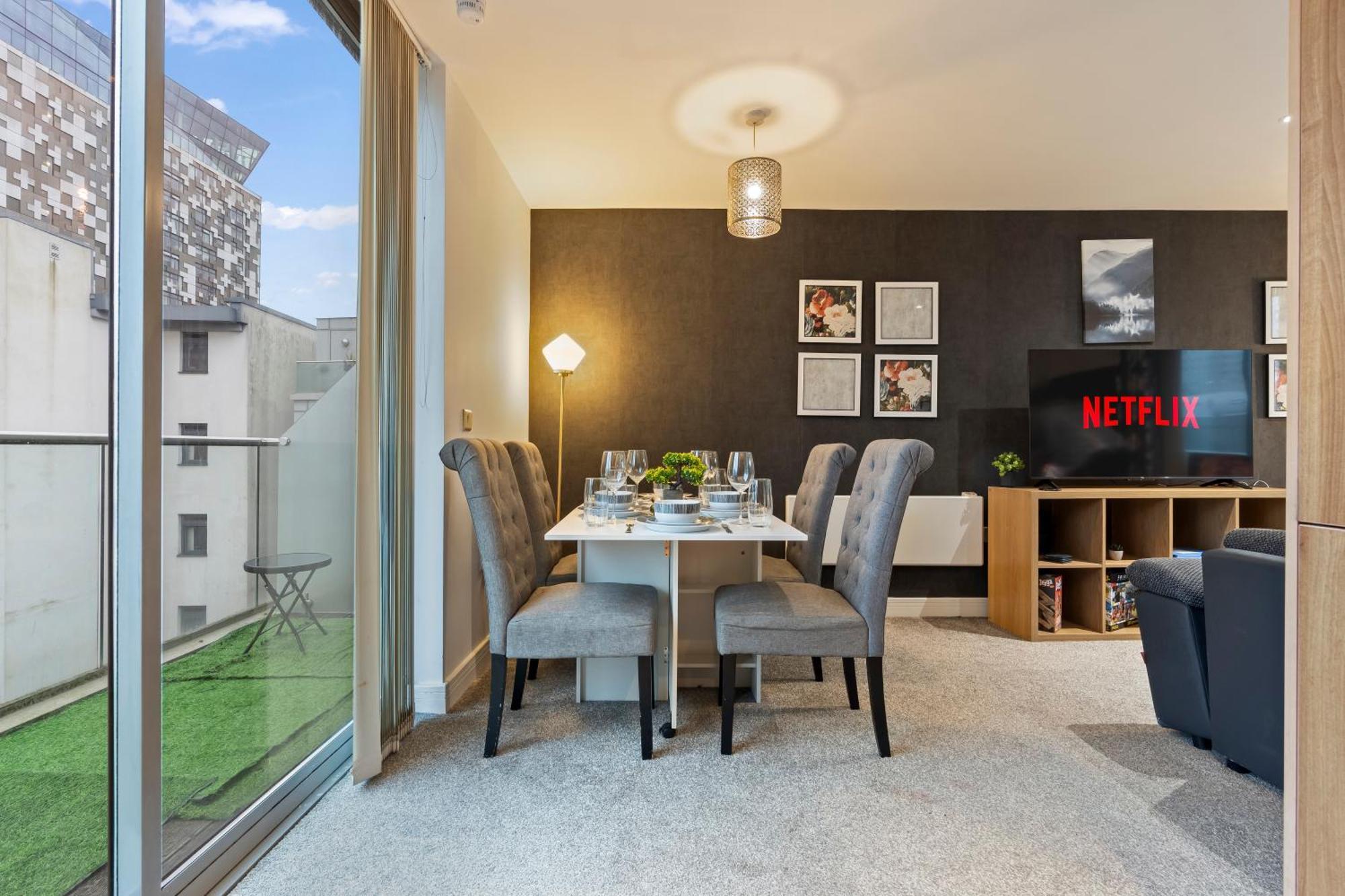 Cave Dunes 2 Bed 2 Bath Netflix & Freepark Birmingham